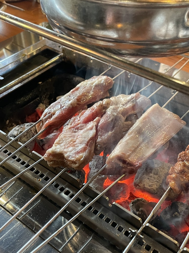 넘버원양꼬치 그릴 모습