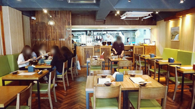 Interior of Udon Kaden