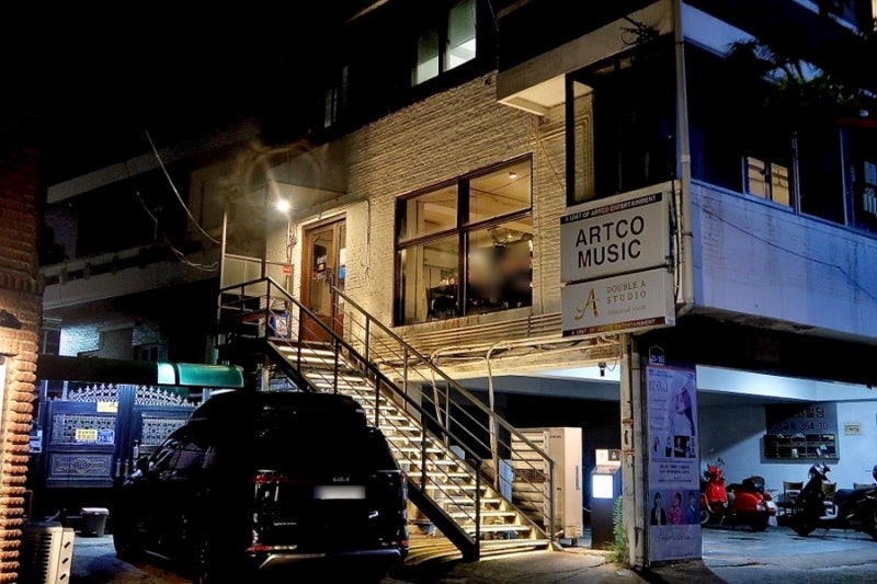 Exterior of WooWa Hongdae Main Branch