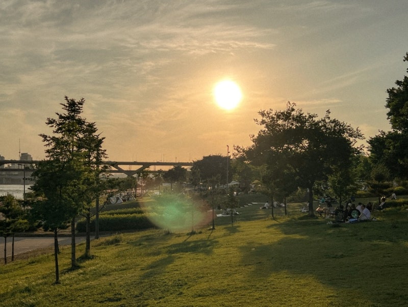 Hoàng hôn tại Công viên sông Hàn Ttukseom
