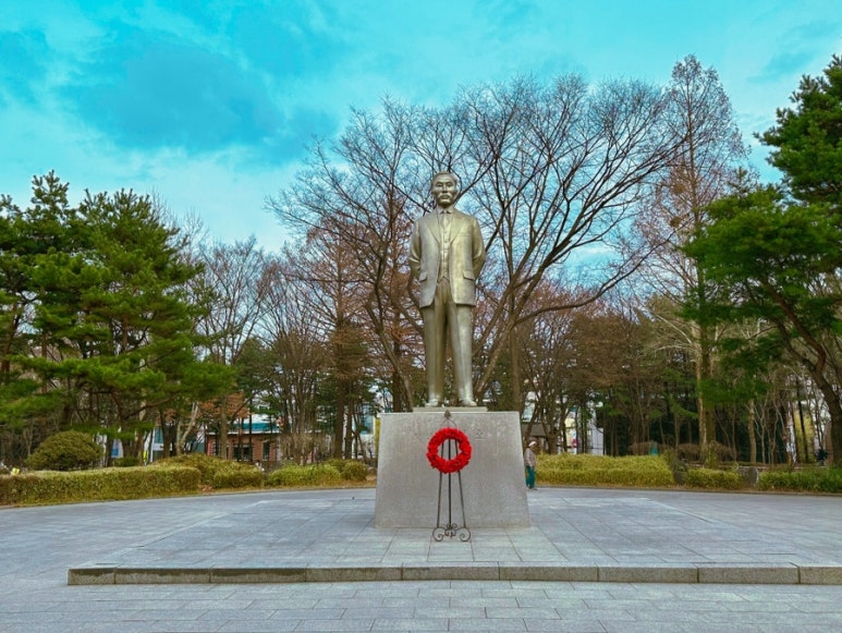 도산공원과 압구정로데오 거리