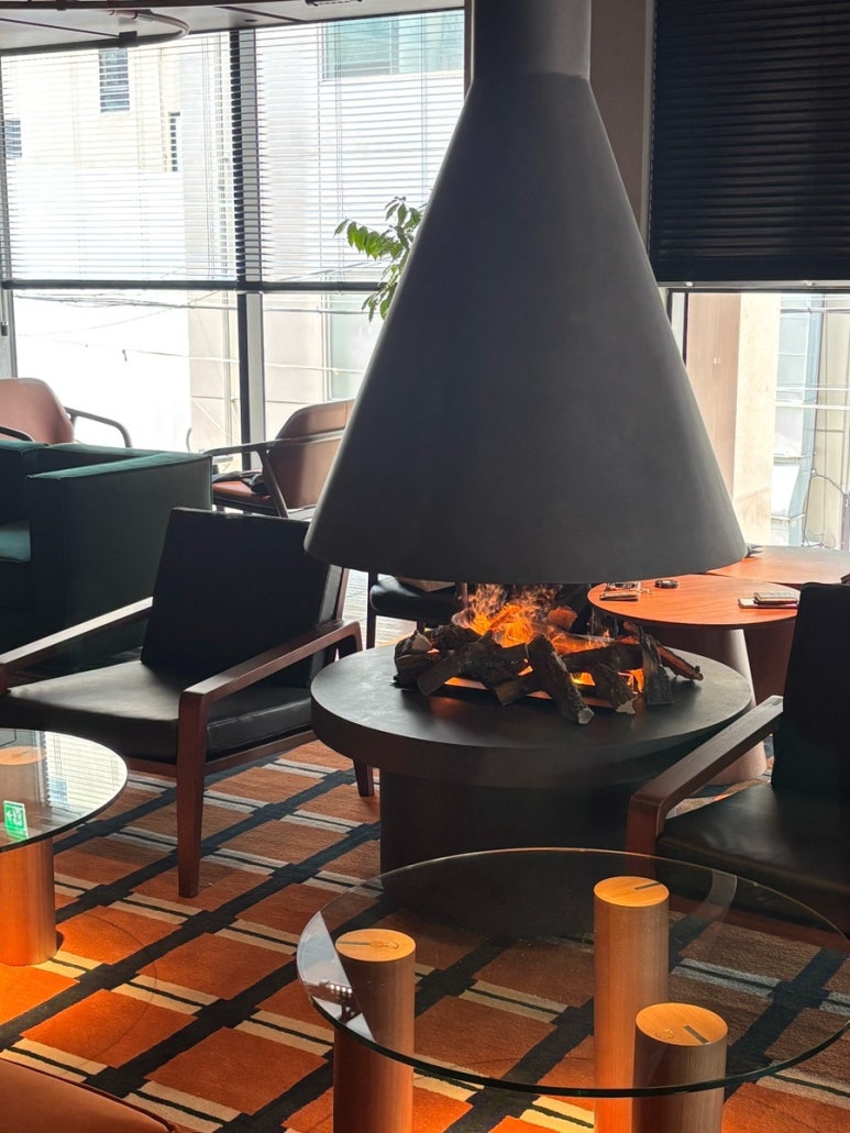 강남 감성 카페 분위기
