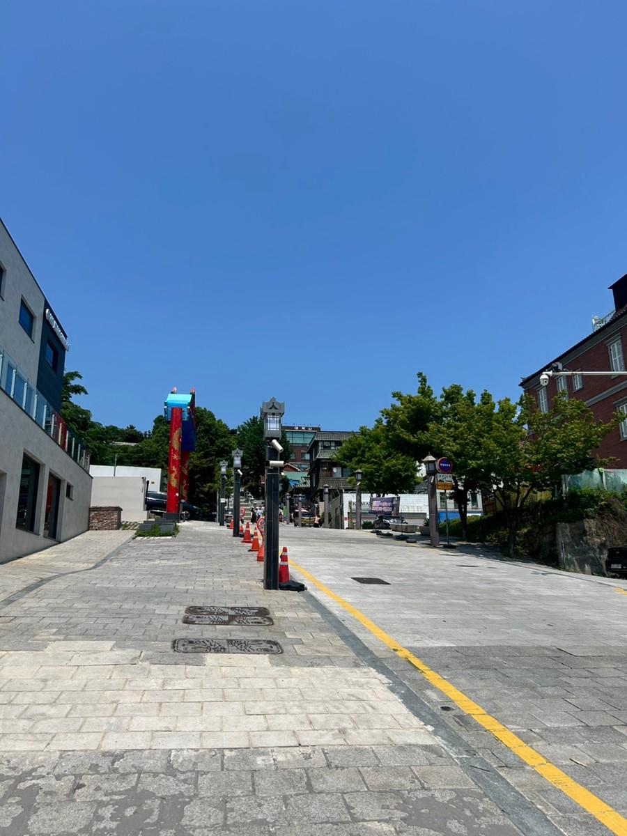 Path from Chinatown Entrance to Yeongyeong