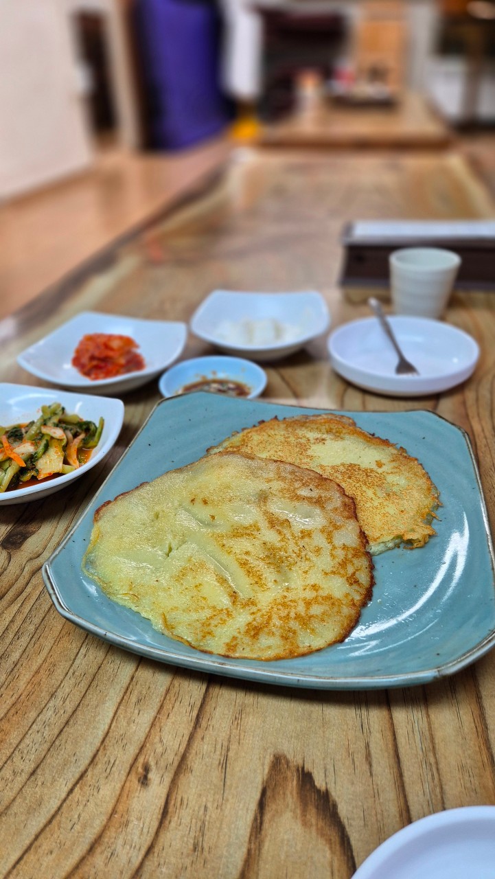 감자전 - 바삭하게 부쳐진 강원도식 감자전