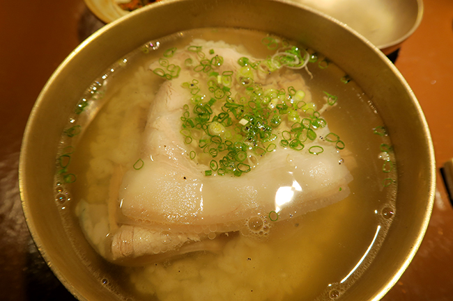 합정 미쉐린 맛집 옥동식 - 6년 연속 선정된 맑은 돼지곰탕의 진수