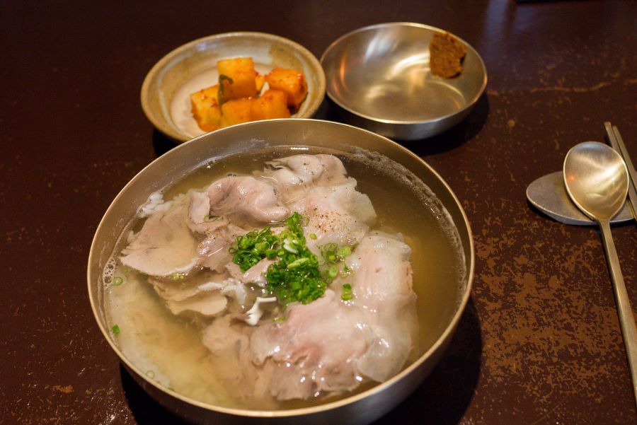 옥동식 특 돼지곰탕