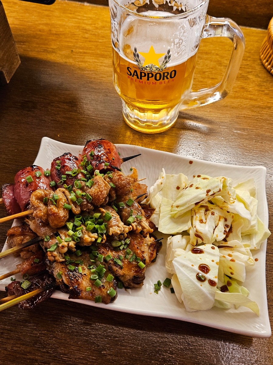 매콤 누들과 맥주 - 매콤한 면요리와 시원한 생맥주의 완벽한 조합