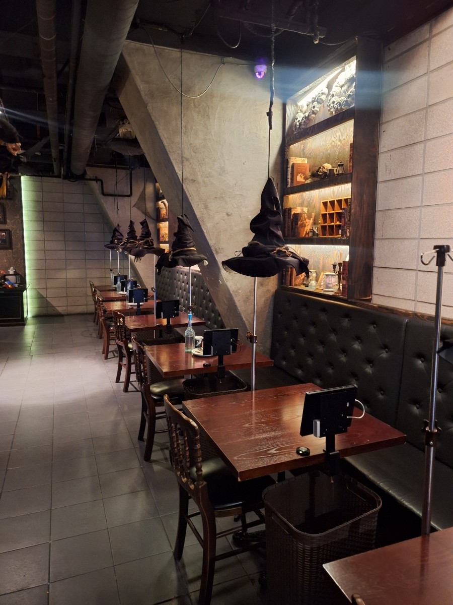 Recommended Gangnam Date Course! Halloween-Themed Witch's Kitchen Gangnam Branch Pasta Review