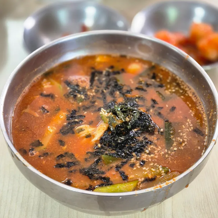 Jangkalguksu and Steamed Rice