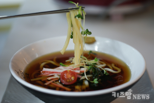 Naengmyeon Dish Image