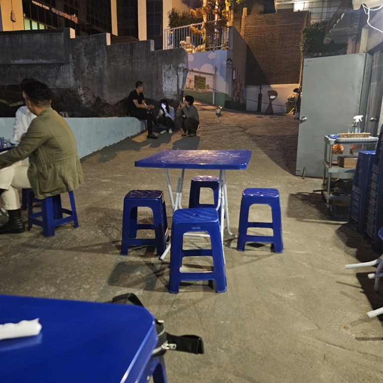 Outdoor terrace of 한잔해 Itaewon