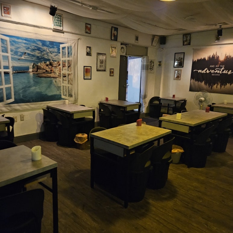 Interior decor of 한잔해 Itaewon