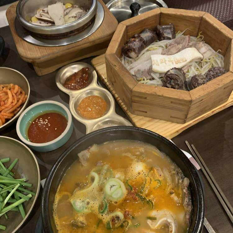 청와옥 수육
