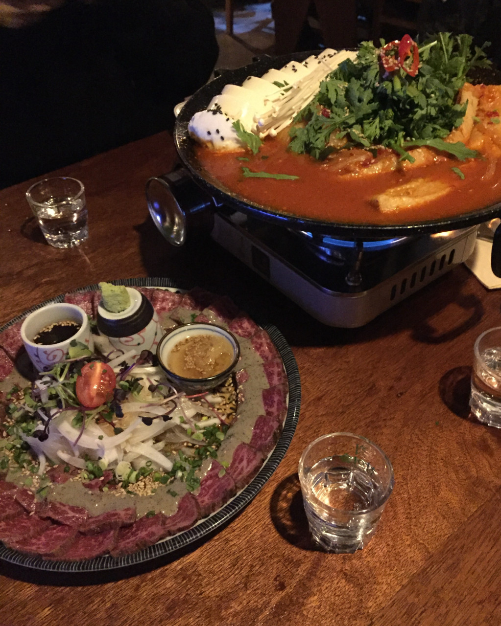 통삼겹김치찜이 진짜 대박인 홍대 술집 몽주방 - 줄 서는 식당에 나온 그 맛집!